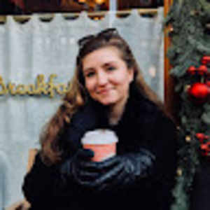 Meet your Posher, Caroline